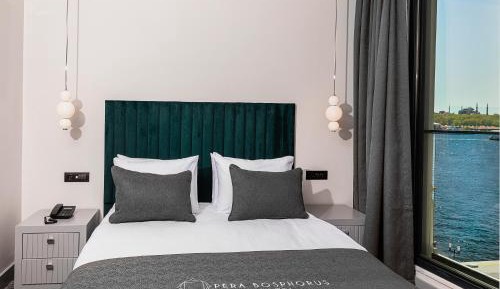 Double Room with Partial Sea View