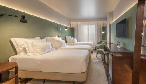 Triple Room with City View