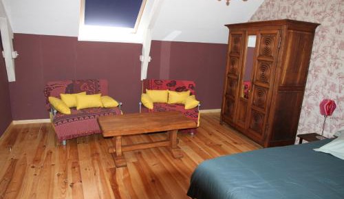 Quadruple Room with Private Bathroom