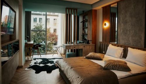 Studio Apartment