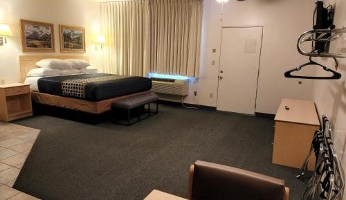 Deluxe King Room