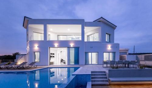 Villa - Beach Front
