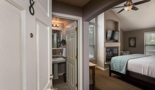 King Room with Mountain View