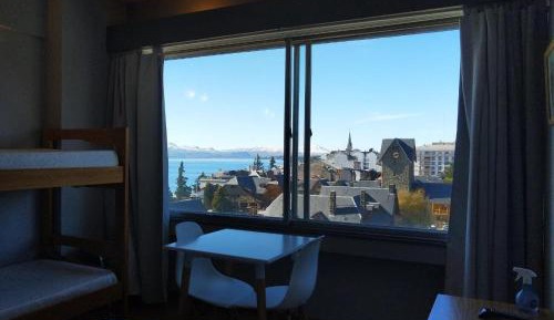 Apartment with Lake View