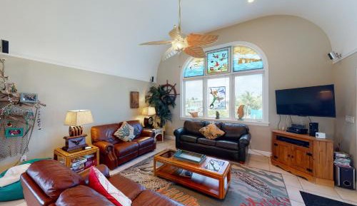 Four bedroom holiday home 