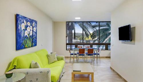 Superior One-Bedroom Apartment