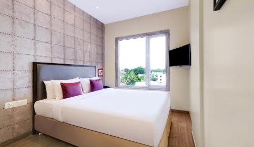 Standard Queen Room