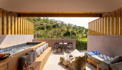 Suite with Outdoor Hot Tub