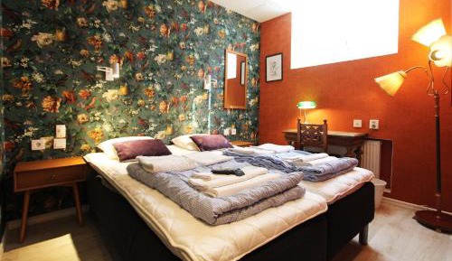 Twin Room with Shared Bathroom