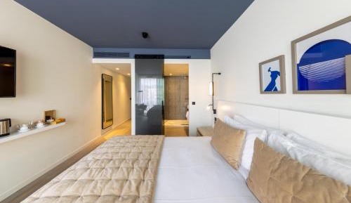 Standard King Room with Balcony