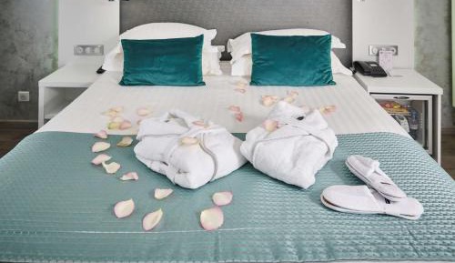 Prestige Queen Room with Spa Bath - Non-Smoking