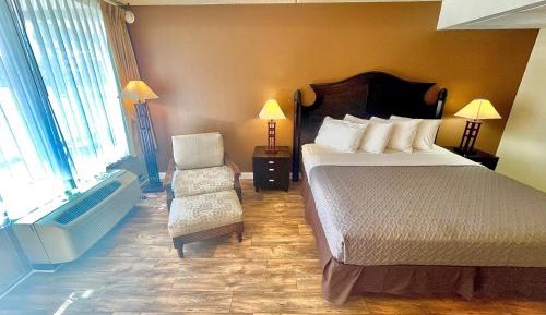 Deluxe King Room