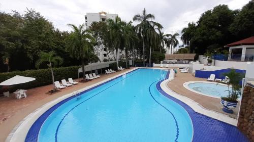 Apartment with Pool View 
