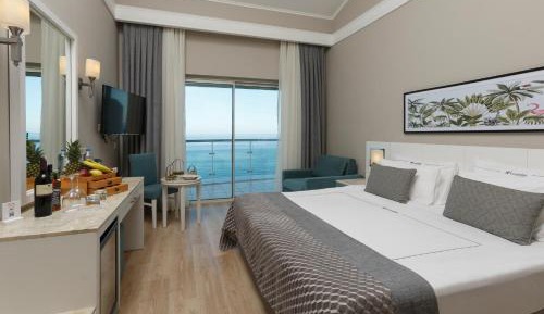 Standard Double or Twin Room with Sea View