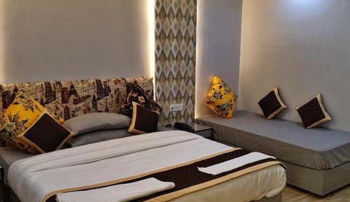 Deluxe Double Room with Extra Bed