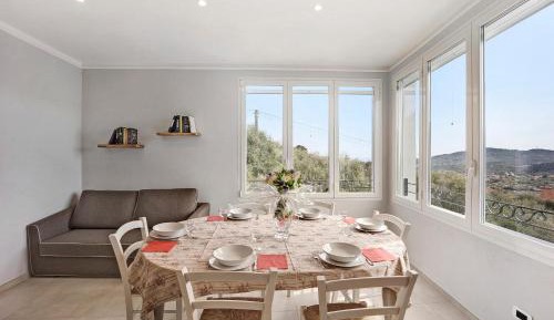 Three-Bedroom Superior Apartment