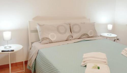 Double Room with Balcony and Shared Bathroom