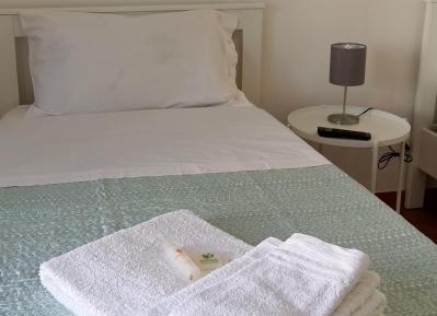 Twin Room with Balcony and Shared Bathroom