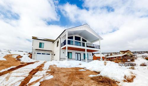 Five Bedroom Holiday Home