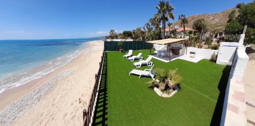 Villa - Beach Front