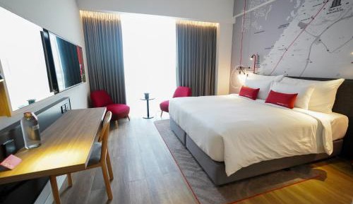 Superior King Room (Includes 15% Off F&B and Shuttle Service to Festival City Mall)