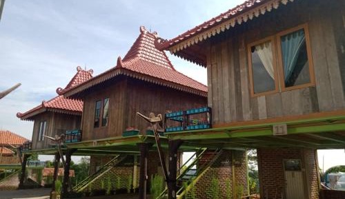 Family Room with Private Bathroom