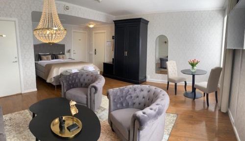 Deluxe Double or Twin Room with Lake View