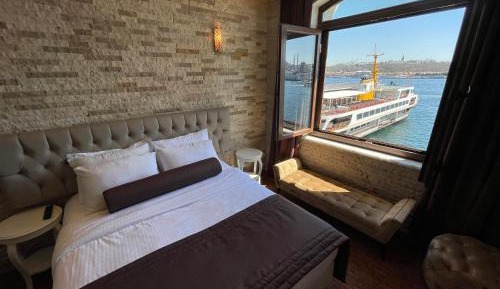 Deluxe Double or Twin Room with Sea View