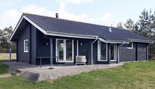 Three-Bedroom Vacation Home 