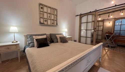 Queen Room with Spa Bath