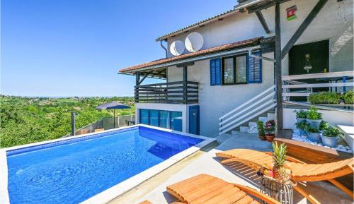 One-Bedroom Holiday Home