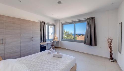 Deluxe Suite with Sea View