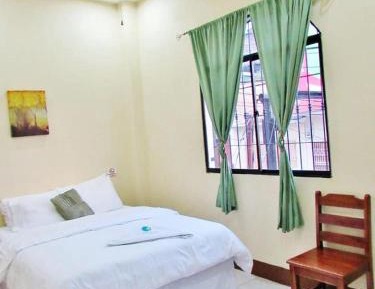 Deluxe Queen Room