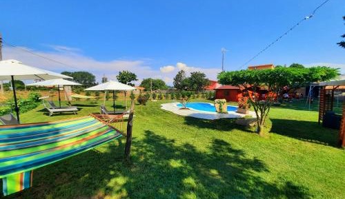 Bungalow with Garden View