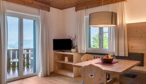 Superior One-Bedroom Apartment with Balcony