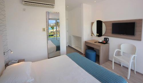Double or Twin Room with Side Sea View