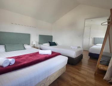 Quadruple Room with Private Bathroom