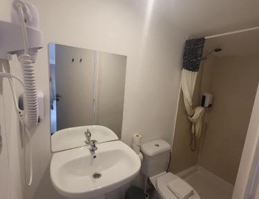 Quadruple Room with Private Bathroom