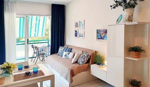 Apartment with Garden View