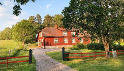 Three-Bedroom Holiday Home 
