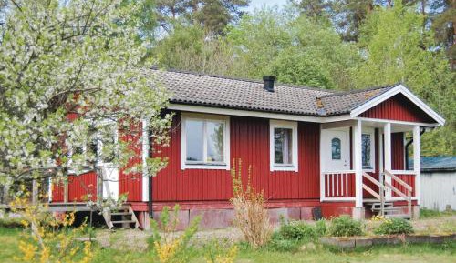 One-Bedroom Holiday Home