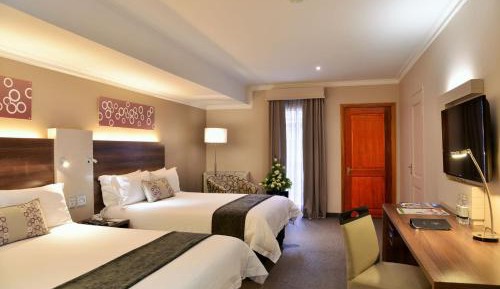 Deluxe Queen Room