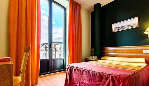 Double or Twin Room with City View