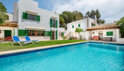 Villa with Garden View