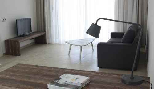 Comfort Suite with Airport Transfer 