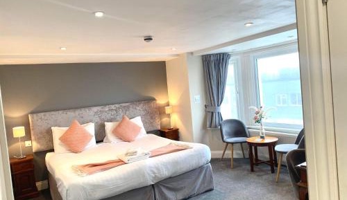 Deluxe Double or Twin Room with Sea View