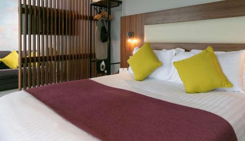 King Suite with Sofa Bed - Non-Smoking