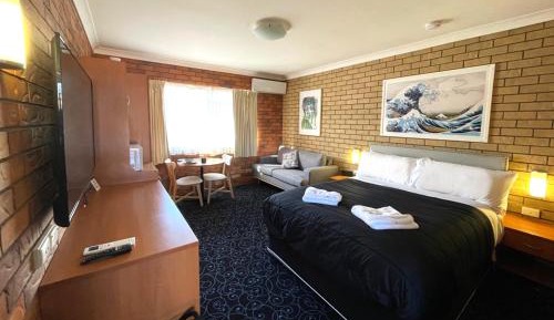 Deluxe Queen Room