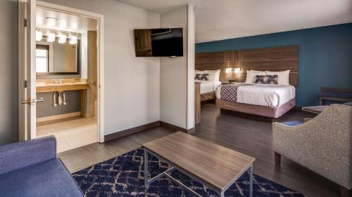 Queen Room with Two Queen Beds and Sofa Bed