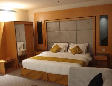 Deluxe Suite